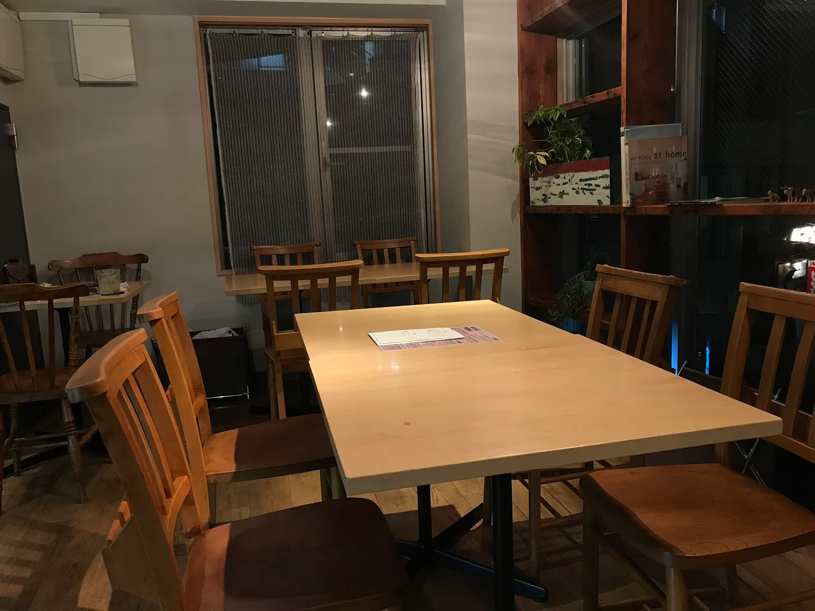 ティティカフェ titi Cafe · 4